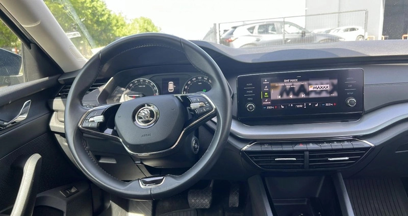 Skoda Octavia cena 70800 przebieg: 188652, rok produkcji 2021 z Drzewica małe 301